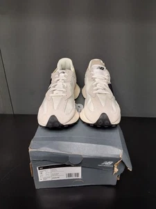 New Balance Women's 327 Shoes Size 10 box is broken - Picture 1 of 5