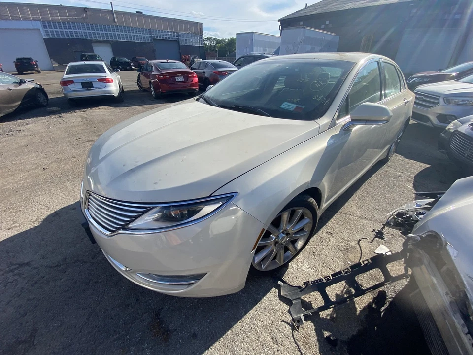 Used Left Quarter Glass fits: 2015 Lincoln Mkz Left Grade A - Image 1 of 4