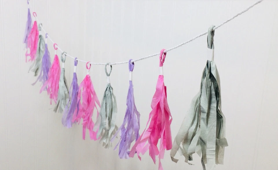 3 тканевые бумажные гирлянды баннеры — всего 45 футов /36 кисточек — лаванда, розовый, серый - Изображение 1 из 4