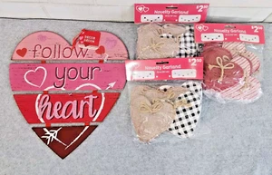 Guirnalda Corazones Día de San Valentín Signo Cuadros Rayas Seguir Corazón Madera 4 Piezas NUEVO - Imagen 1 de 8