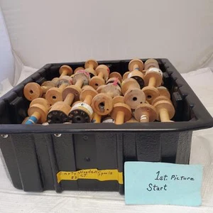 Lot of 82 Empty Wooden Spools - Imagen 1 de 7