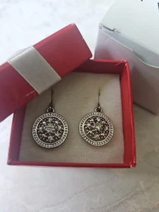 Avon Schneeflocke Ohrringe in roter Signature Box - Bild 1 von 3