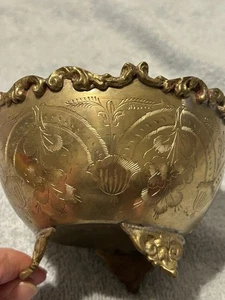 Vintage India Engraved Brass Footed Bowl 5.5” Wide 3.5” Tall Scroll Rim - Picture 1 of 9