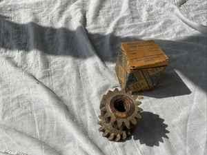 1940-1960 Chevrolet Master BelAir Nomad Pickup NOS reverse idler gear 591238 - Picture 1 of 8