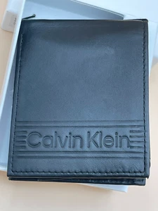 NUEVA Cartera de Cuero RFID Negra Calvin Klein Plegable con Identificación Abatible, Logo CK - Imagen 1 de 7
