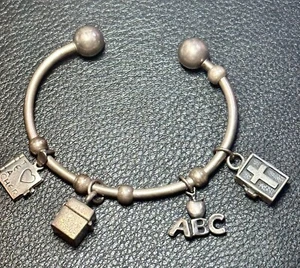 Vintage Silber offene Manschette mit Sterling Bettelarmband, gemarkt 925 - Bild 1 von 14