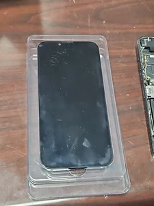 USADO Original OEM Apple iPhone 13 Pantalla OLED Original - Arañazos "C"  - Imagen 1 de 3