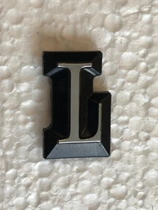 1982-1987 Ford Lincoln Continental Letter L Trunk Diecast Script E25B NOS - Picture 1 of 6