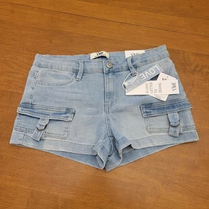 YMI hellblaue mittelhohe Jeansshorts mit Taschen, Gr. 3/26, neu - Bild 1 von 4
