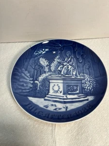 ROYAL COPENHAGEN BING&GRONDAHL CHRISTMAS PLATE 1988 ORIGINAL PORCELAIN 2137 - Picture 1 of 6