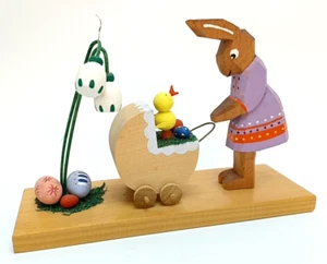 Conejo de Pascua con cochecito tallado a mano - Bettina Franke Erzgebirge - Rareza - Imagen 1 de 2