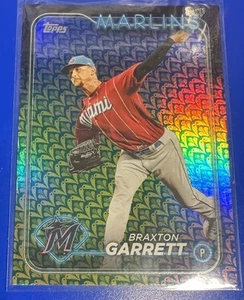 2024 Topps #323 Braxton Garrett HOLIDAY Foil SP. Miami Marlins Baseball ⚾️ - Picture 1 of 2