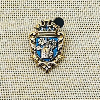 Tokyo Disney Resort Pin Gold Frame in Cinderella Castle Fire Works TDR JAPAN — 第 1/2 张图片