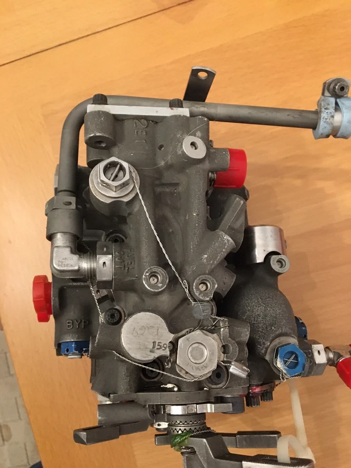 联合技术美国标准燃料控制航空 — 第 1/3 张图片