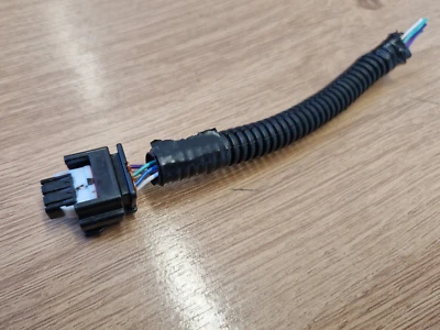 Genuine TOYOTA COROLLA Parking Sensor Connector 6 pin Plug Corolla E210 CH-R - Image 1 of 4