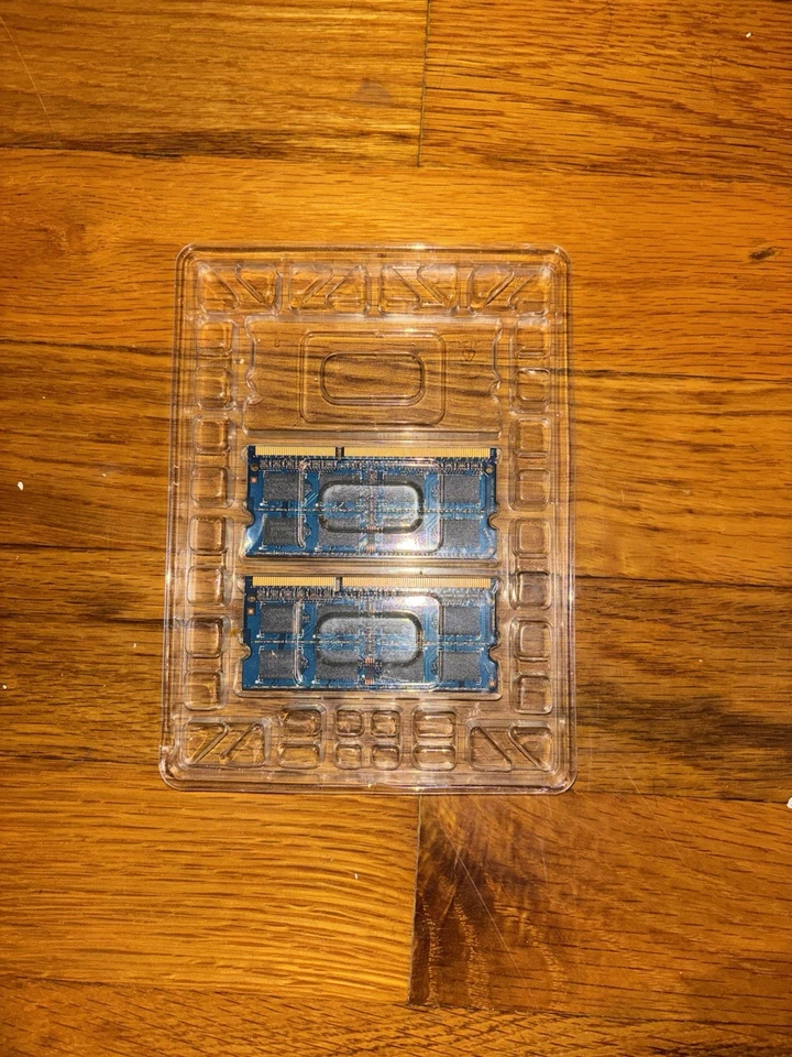 4x 2GB Hynix DDR3 2Rx8 PC3-8500S HMT125S6BFR8C-G7 Laptop RAM – No AA 4 STICKS - Image 1 of 4