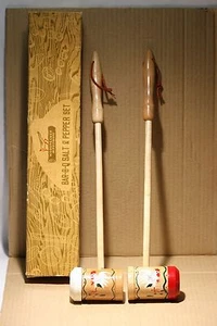 VINTAGE WOODPECKER WOODWARE BAR-B-Q SALT&PEPPER SET MADE IN JAPAN - Picture 1 of 12