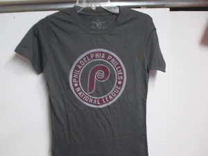 T-SHIRT DONNA PHILADELPHIA "PHILLIES" WRIGHT & DITSON (LG) NUOVA CON ETICHETTE GRIGIA MOLTO MORBIDA - Foto 1 di 2