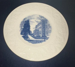 Wedgwood DUKE UNIVERSITY Southgate Building 1921 10 1/2" PLACA (Fechado 1937) - Imagen 1 de 4