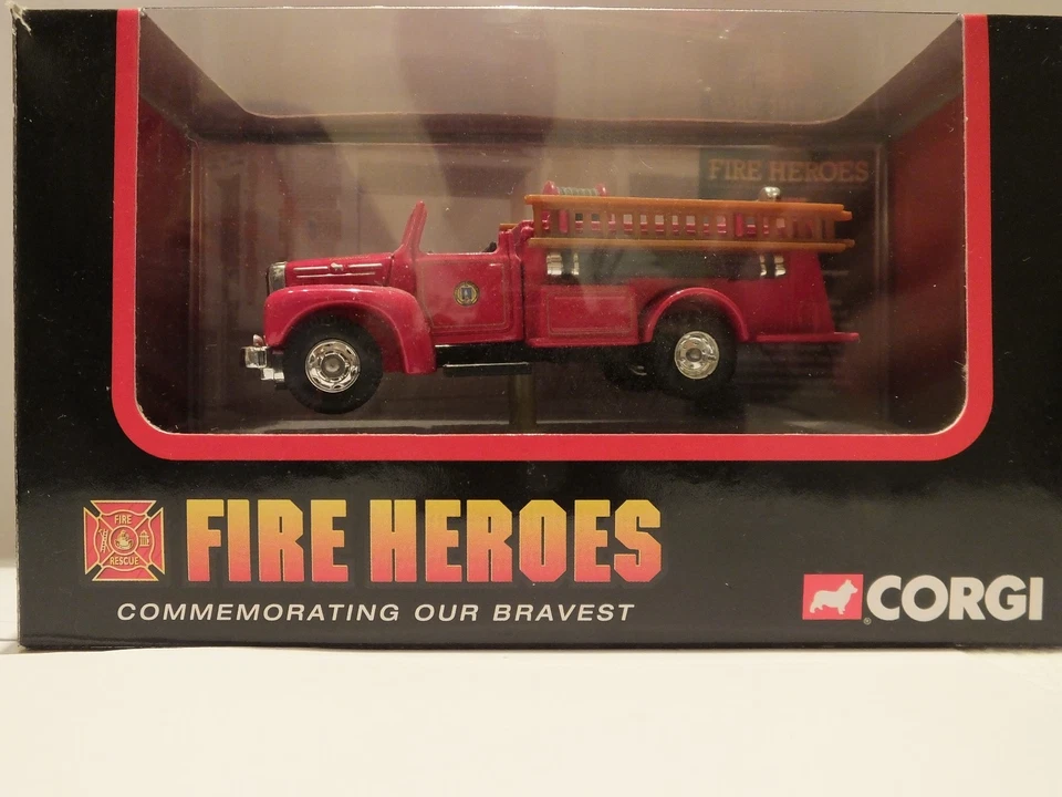 CORGI FIRE HEROES - CS90055 MACK B OPEN PUMPER - LEXINGTON #34 - Image 1 of 1