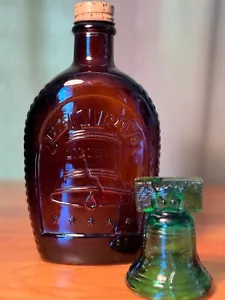 glass, Liberty Bell set, log cabin syrup bottle & green glass Liberty Bell. - Picture 1 of 6
