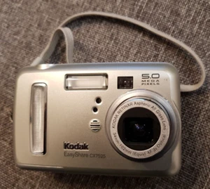 Kodak EasyShare CX7525 5.0MP Digital Camera Silver Tested WORKS - Picture 1 of 16