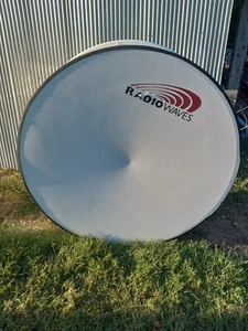 4 ft High Performance Parabolic Reflector Antenna, Single-polarized, 10.7-11.7GH - Picture 1 of 4