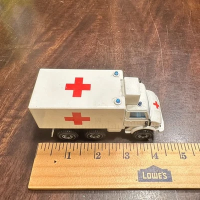 Ambulancia fundida a presión vintage Siku Mercedes Benz HH-E14 Foto 1 de 4
