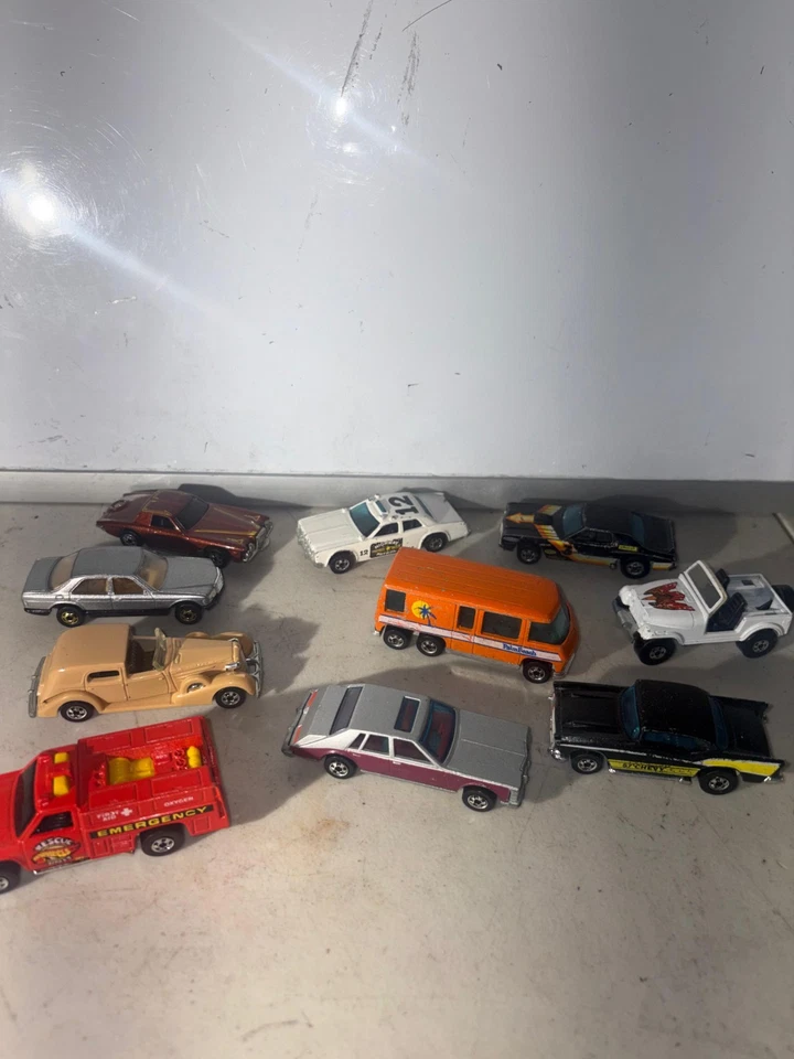 Lote de 10 Autobuses Cadillac Mercedes Hot Wheels Blackwalls Años 80 Raro Foto 1 de 4