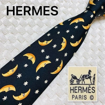Corbata Hermès Media Luna y Estrellas Patrón 100% Seda 7462 HA Negro Amarillo Blanco Foto 1 de 4