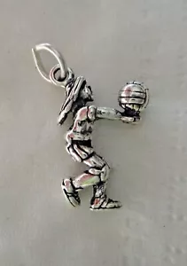 Plata de Ley 21x14mm Niña Jugadora de Voleibol con Pelota Posición de Servicio Dije - Imagen 1 de 4