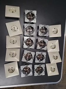 Berker Steckdose 21098 Mit Abdeckung  21157-1 1Stück  - Bild 1 von 11