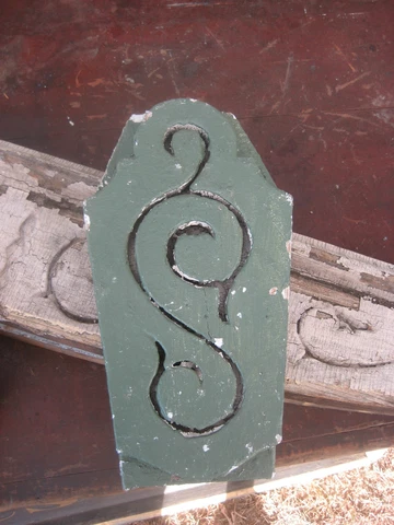 circa 1870 victorian GOTHIC keystone fretwork element GREEN paint 12.5" x 7 x 2" Cover