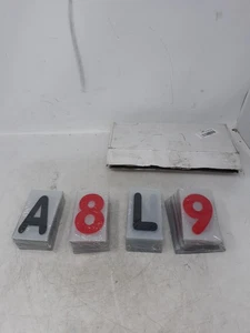 Lote de letreros numerados de plástico - rojo y negro - 2,5" x 4,5" - etiquetas de exhibición duraderas - Imagen 1 de 5