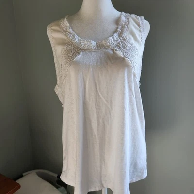 Top con ribete de encaje BCBGMaxAzria - S Foto 1 de 4