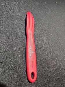 Victorinox Vegetable Peeler Red - Picture 1 of 4