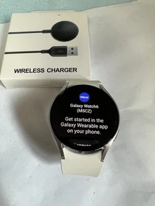 Samsung Galaxy Watch6 SM-R930 40mm silver Aluminum Case with Cream Sport Band... - Zdjęcie 1 z 5