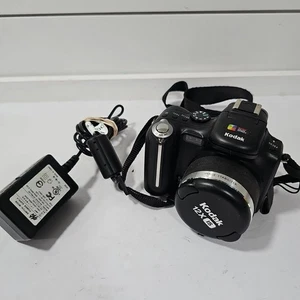 Kodak EasyShare P850 12x Optical Zoom 5.1MP Digital Camera With Charger - Picture 1 of 12