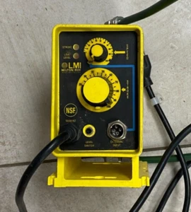 Bomba Dosificadora Electromagnética, Modelo P751-297 con Cable - Imagen 1 de 4