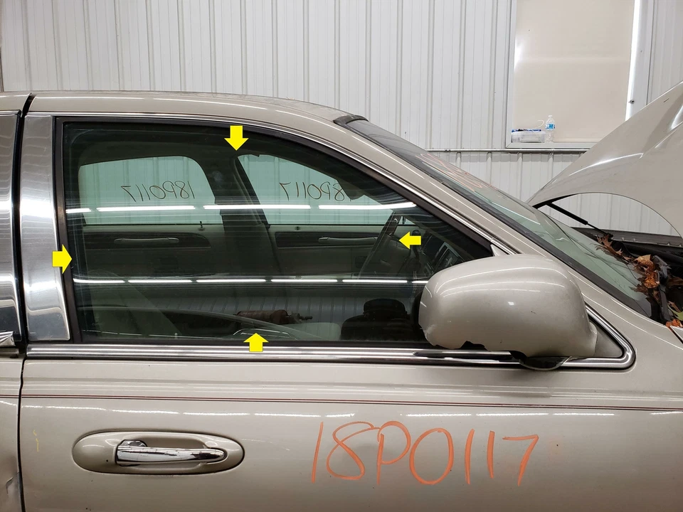 2008 LINCOLN TOWN CAR PASSENGER RIGHT FRONT DOOR GLASS WINDOW ONLY - Image 1 of 1
