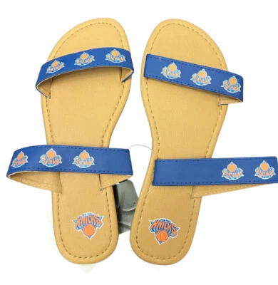 Sandalias New York Knicks FOCO tostadas/azules NBA para mujer con doble correa talla mediana 7/8 Foto 1 de 3