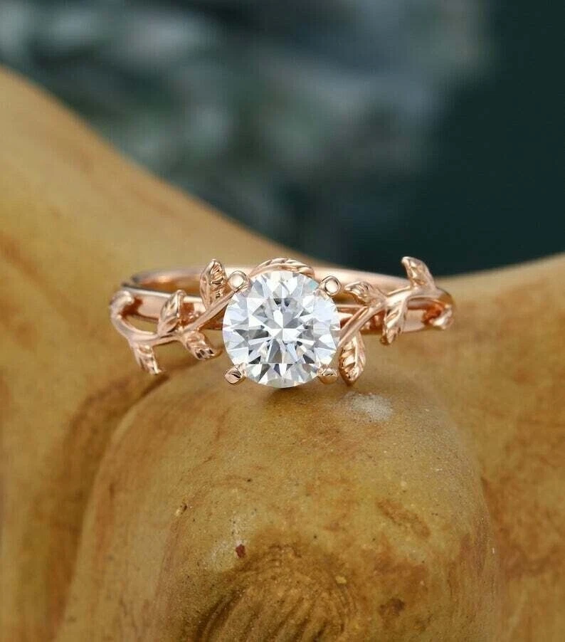 14k 镀玫瑰金 3 克拉圆形切割模拟钻石单颗订婚戒指 — 第 1/4 张图片