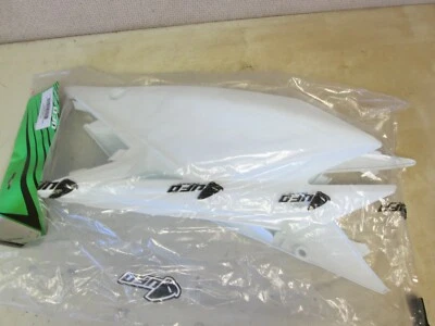 UFO   SIDE PANEL COVER SET -  SUZUKI RMZ450 18-21 / RMZ250 19-21 / WHITE - Image 1 of 3