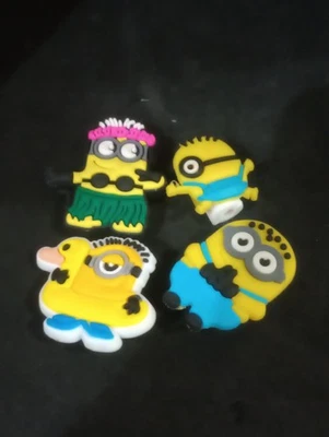 Conjunto de 4 piezas de dijes para zapatos Minions Despicable Me clips amarillos Foto 1 de 4