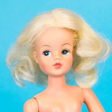 Vintage Pedigree blonde Sindy doll 1971 Walking blonde