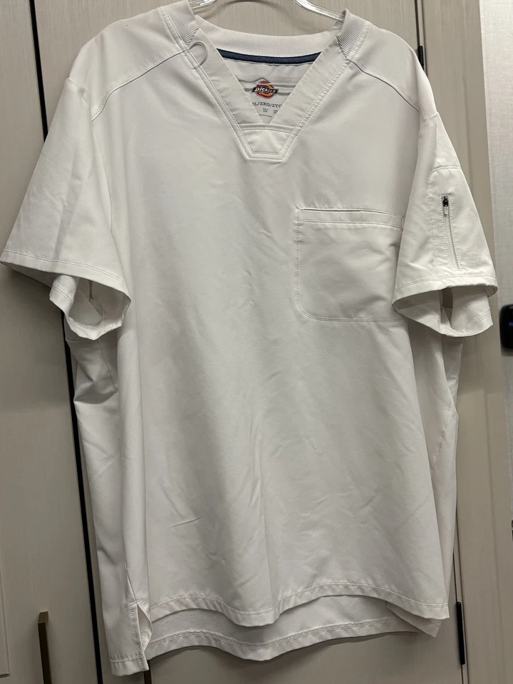 Dickies Men’s 2XL White Scrub Top – Utility V-Neck with Zip Sleeve Pocket - Image 1 of 4