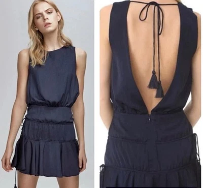 Vestido FINDERS KEEPERS Stevie em Camadas Tamanho M Azul Marinho Borlas Grego Mini Exclusivo - Imagem 1 de 4