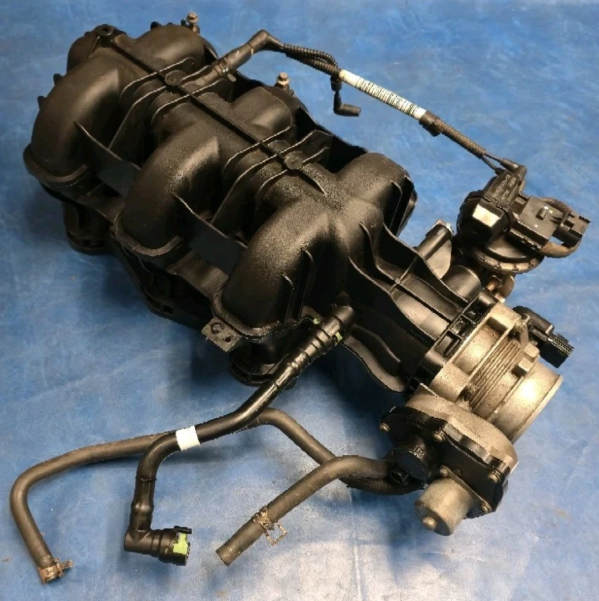 Colector de admisión de motor Ford Mustang 2005-2010 4,0 L SOHC con cuerpo de acelerador y mangueras Foto 1 de 4