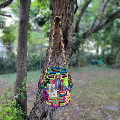 🇨🇴 COLORES BRILLANTES Hecho a Mano Grande Wayuu Tribe Mochila Bucket Bolso Boho Foto 1 de 4