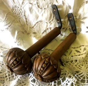 Quality Pair Antique French Turned Wooden Crown Curtain Pole Holders 7.1/2" - Picture 1 of 7